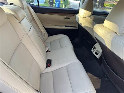2018 Lexus ES300h   - Photo 13 - Los Angeles, CA 90017