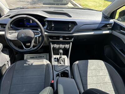 2022 Volkswagen Taos SE   - Photo 9 - Los Angeles, CA 90017