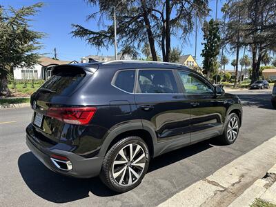 2022 Volkswagen Taos SE   - Photo 5 - Los Angeles, CA 90017
