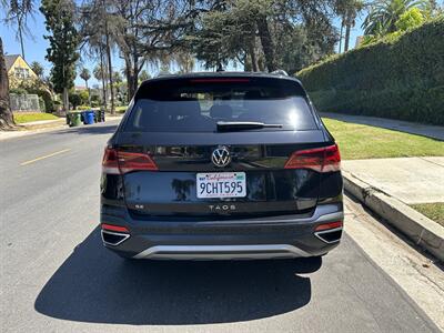 2022 Volkswagen Taos SE   - Photo 4 - Los Angeles, CA 90017
