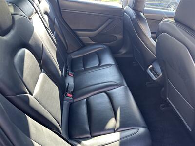 2022 Tesla Model 3 Standard Range   - Photo 12 - Los Angeles, CA 90017