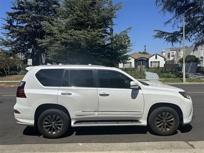 2017 Lexus GX 460   - Photo 6 - Los Angeles, CA 90017