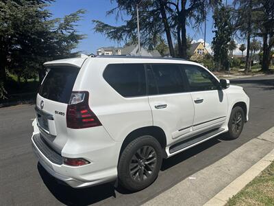 2017 Lexus GX 460   - Photo 5 - Los Angeles, CA 90017