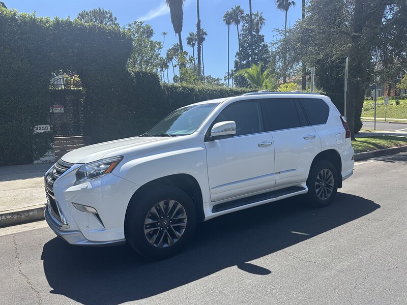 2017 Lexus GX 460   - Photo 1 - Los Angeles, CA 90017