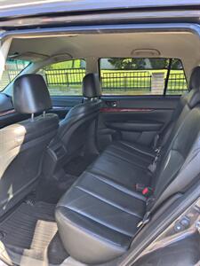 2010 Subaru Outback 3.6R Limited   - Photo 9 - Los Angeles, CA 90017