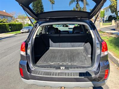 2010 Subaru Outback 3.6R Limited   - Photo 10 - Los Angeles, CA 90017