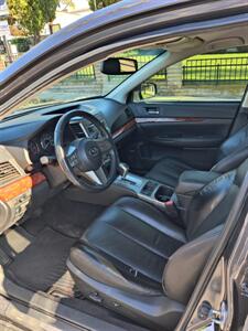 2010 Subaru Outback 3.6R Limited   - Photo 8 - Los Angeles, CA 90017