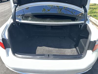 2015 Lexus ES 300h   - Photo 12 - Los Angeles, CA 90017
