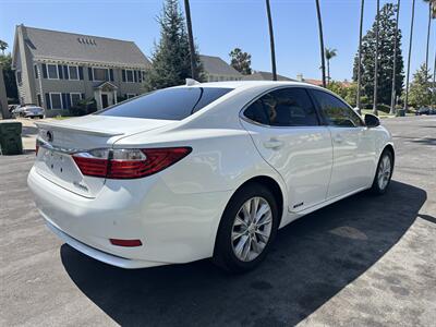 2015 Lexus ES 300h   - Photo 5 - Los Angeles, CA 90017