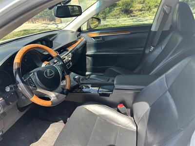 2015 Lexus ES 300h   - Photo 9 - Los Angeles, CA 90017