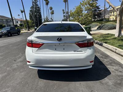 2015 Lexus ES 300h   - Photo 4 - Los Angeles, CA 90017