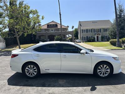 2015 Lexus ES 300h   - Photo 6 - Los Angeles, CA 90017