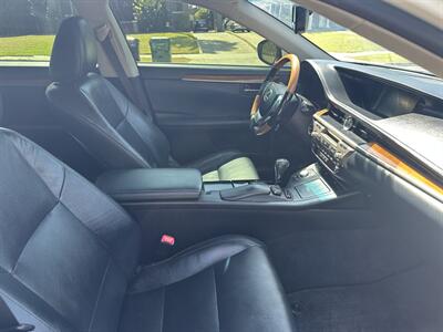 2015 Lexus ES 300h   - Photo 14 - Los Angeles, CA 90017