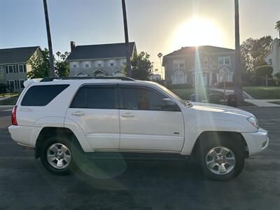2004 Toyota 4Runner SR5   - Photo 6 - Los Angeles, CA 90017