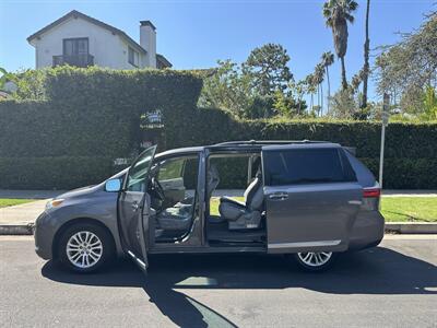 2017 Toyota Sienna XLE 8-Passenger   - Photo 18 - Los Angeles, CA 90017