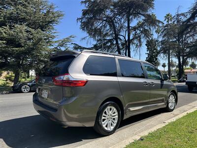 2017 Toyota Sienna XLE 8-Passenger   - Photo 5 - Los Angeles, CA 90017