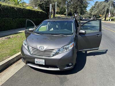 2017 Toyota Sienna XLE 8-Passenger   - Photo 16 - Los Angeles, CA 90017