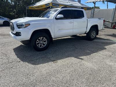 2017 Toyota Tacoma SR5 V6 Truck