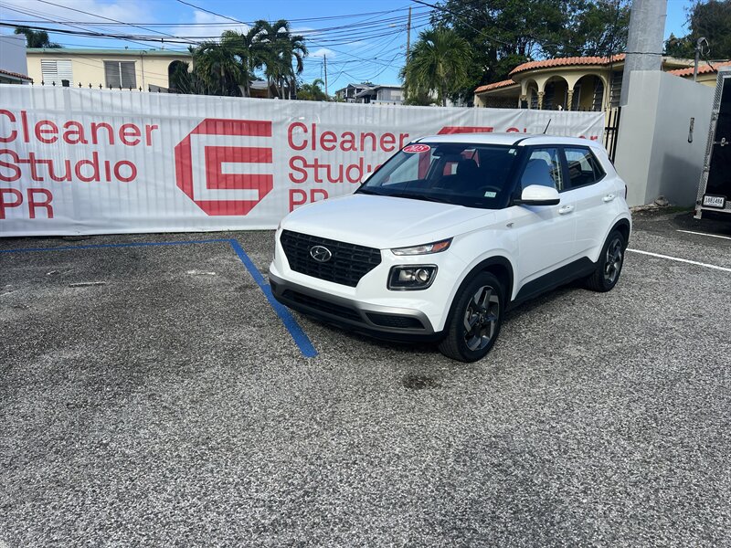 2025 Hyundai VENUE SE  