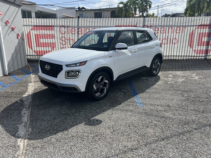 2025 Hyundai VENUE SE  