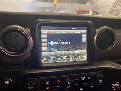 2023 Jeep Gladiator Sport   - Photo 11 - Muskego, WI 53150