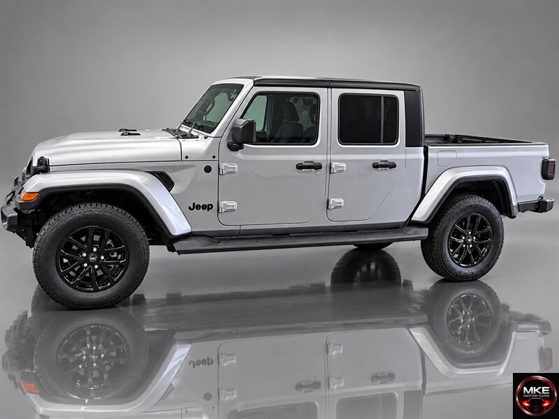 2023 Jeep Gladiator Sport   - Photo 1 - Muskego, WI 53150