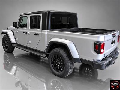2023 Jeep Gladiator Sport   - Photo 3 - Muskego, WI 53150