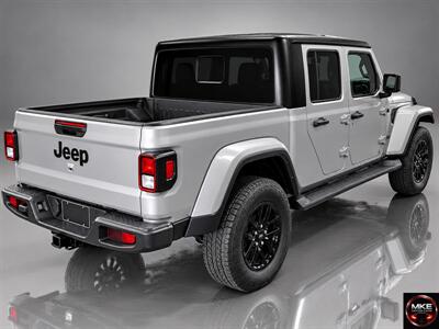 2023 Jeep Gladiator Sport   - Photo 7 - Muskego, WI 53150