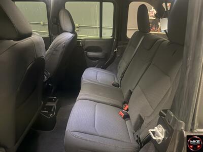 2022 Jeep Wrangler Unlimited Sport   - Photo 7 - Muskego, WI 53150