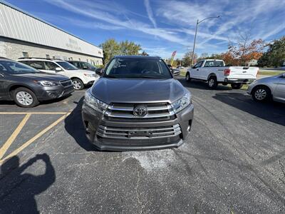 2018 Toyota Highlander Limited   - Photo 2 - Muskego, WI 53150