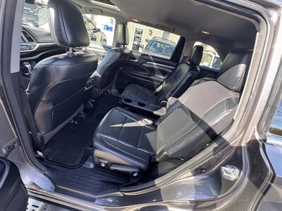 2018 Toyota Highlander Limited   - Photo 6 - Muskego, WI 53150