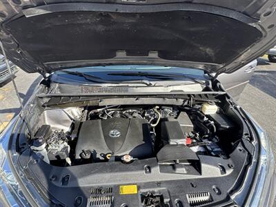 2018 Toyota Highlander Limited   - Photo 10 - Muskego, WI 53150