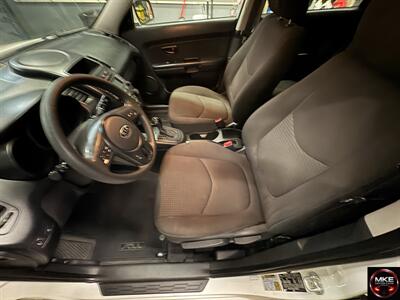 2012 Kia Soul   - Photo 11 - Muskego, WI 53150