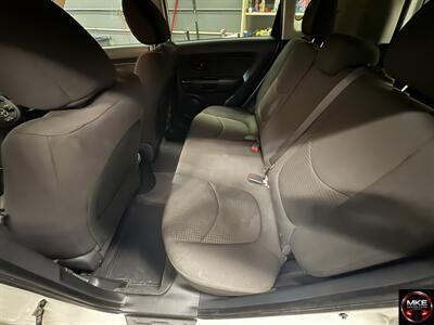 2012 Kia Soul   - Photo 12 - Muskego, WI 53150