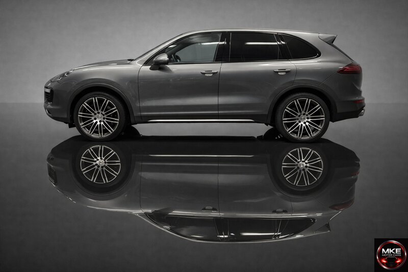 2016 Porsche Cayenne Turbo   - Photo 1 - Muskego, WI 53150