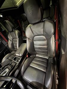 2016 Porsche Cayenne Turbo   - Photo 17 - Muskego, WI 53150