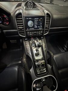 2016 Porsche Cayenne Turbo   - Photo 13 - Muskego, WI 53150