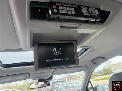 2016 Honda Pilot Touring   - Photo 11 - Muskego, WI 53150