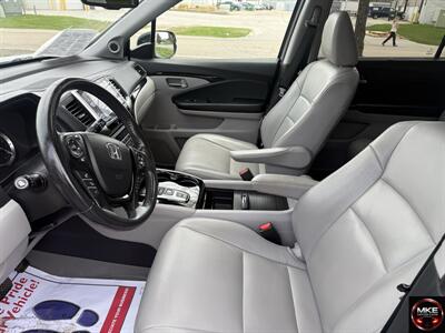 2016 Honda Pilot Touring   - Photo 13 - Muskego, WI 53150