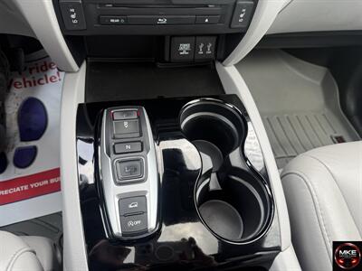 2016 Honda Pilot Touring   - Photo 18 - Muskego, WI 53150