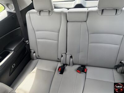 2016 Honda Pilot Touring   - Photo 10 - Muskego, WI 53150