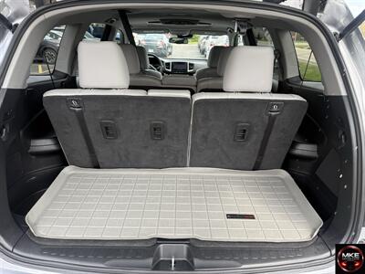 2016 Honda Pilot Touring   - Photo 12 - Muskego, WI 53150