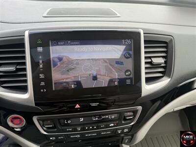 2016 Honda Pilot Touring   - Photo 16 - Muskego, WI 53150