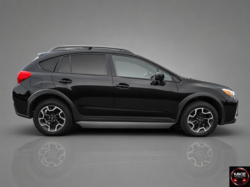 2016 Subaru Crosstrek 2.0i Base   - Photo 1 - Muskego, WI 53150