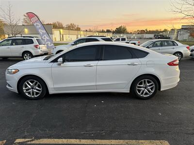 2016 Ford Fusion SE   - Photo 4 - Muskego, WI 53150