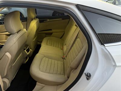 2016 Ford Fusion SE   - Photo 8 - Muskego, WI 53150