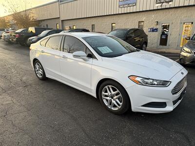 2016 Ford Fusion SE   - Photo 2 - Muskego, WI 53150
