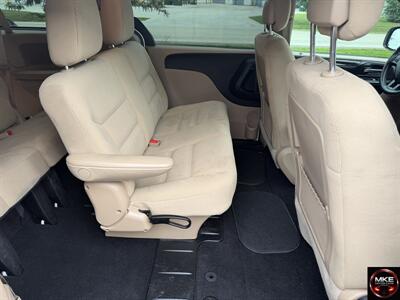2015 Dodge Grand Caravan American Value Package - Photo 8 - Muskego, WI 53150