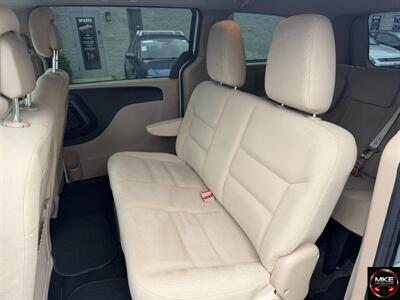 2015 Dodge Grand Caravan American Value Package - Photo 11 - Muskego, WI 53150