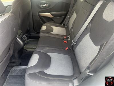2018 Jeep Cherokee Latitude - Photo 10 - Muskego, WI 53150